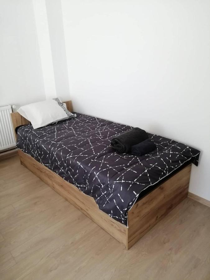 Hostel Denica Skopje Esterno foto