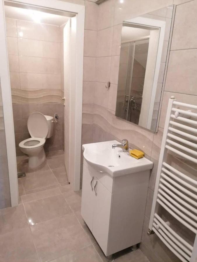 Hostel Denica Skopje Esterno foto